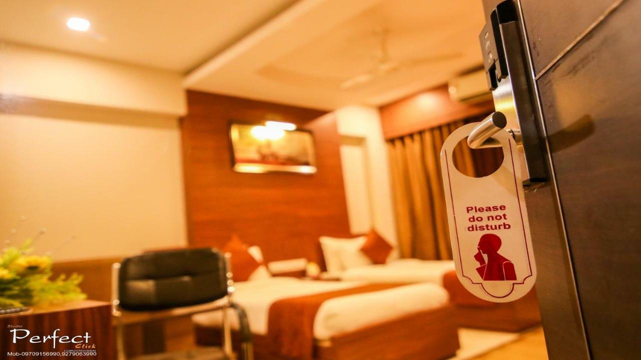 The Mahal Inn Jamshedpur Exterior photo